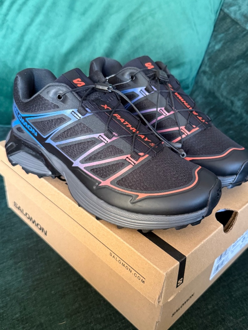 Salomon XT-Pathway 2 W's 7 BNWT Strong/Blue/Chili